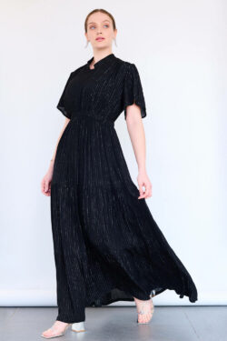 שמלה באורך מקסי בגוון שחור ונגיעות כסופות